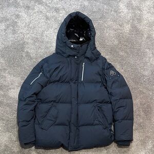Moose Knuckles Dark Blue Puffer Jacket

EVEREST PUFFER 3Q JACKET Navy